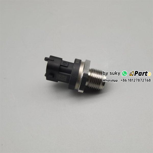 0281002937 Fuel Rail Pressure Sensor For Volvo C30 C70